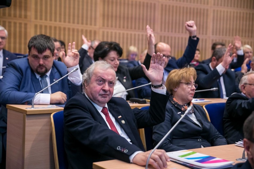 PiS zaczyna rządy w Małopolsce od kontroli tego, co pozostawiła im koalicja PO-PSL