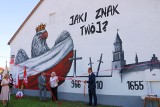 W Antoniowie w gminie Radomyśl nad Sanem odsłonięto mural barwach narodowych. Zobacz zdjęcia