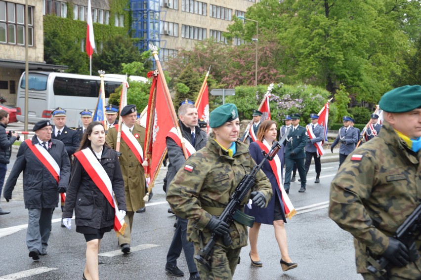 Trzeciomajowe uroczystości pod Pomnikiem Bojownikom o Polskość Śląska Opolskiego w Opolu 