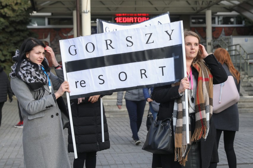 Kraków. Pracownicy sądownictwa i prokuratury zorganizowali marsz protestacyjny