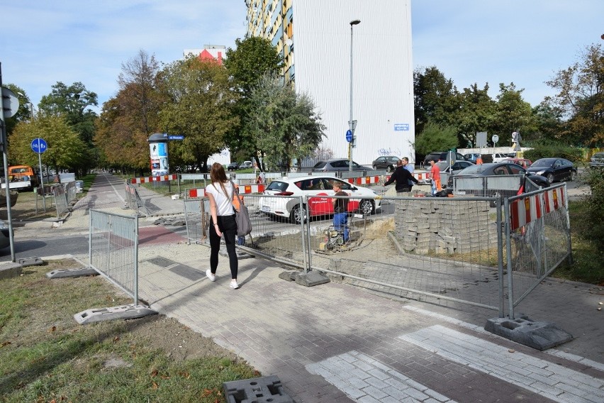 Przejście jest wynoszone m.in. na ul. Wieczystej. Od...