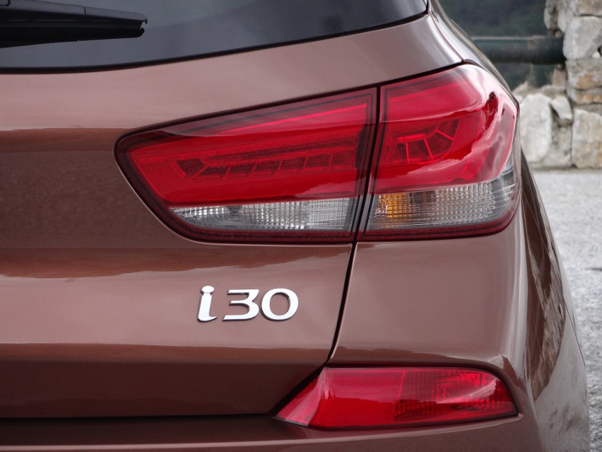 Każdy Hyundai i30 będzie wyposażony w system autonomicznego...