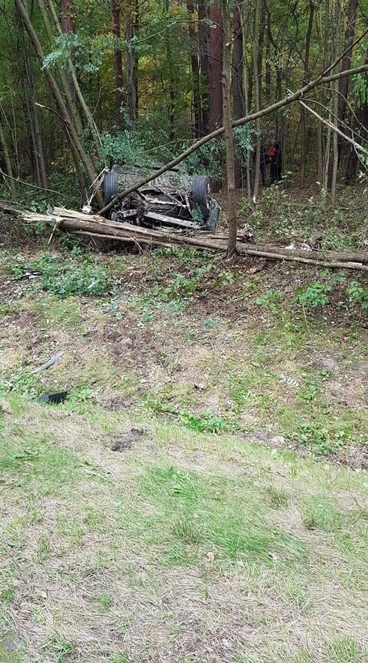 Wypadek w Dymitrowie Dużym. Bus zderzył się z renault, ranny został mężczyzna (ZDJĘCIA)