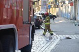 Ropopochodny zapach na Przedmieściu Oławskim. Na miejscu interweniują strażacy i pracownicy WIOŚ