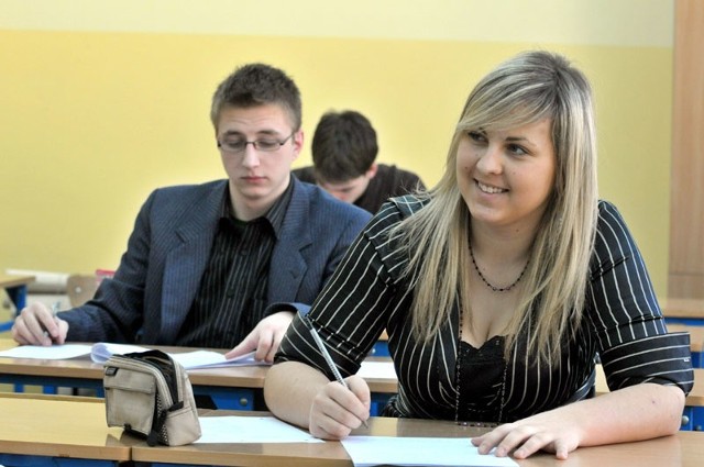 Paulina Mościcka z I LO podczas próbnej matury z angielskiego miała dobry humor. Ma nadzieję, że podczas majowych egzaminów dobry nastrój też jej nie opuści.