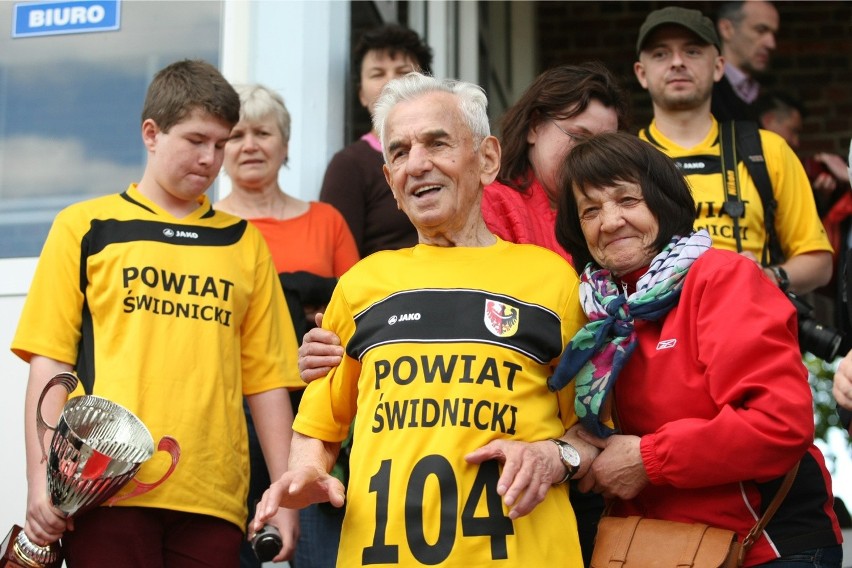 Stanisław Kowalski ze Świdnicy ma 106 lat. To najstarszy...