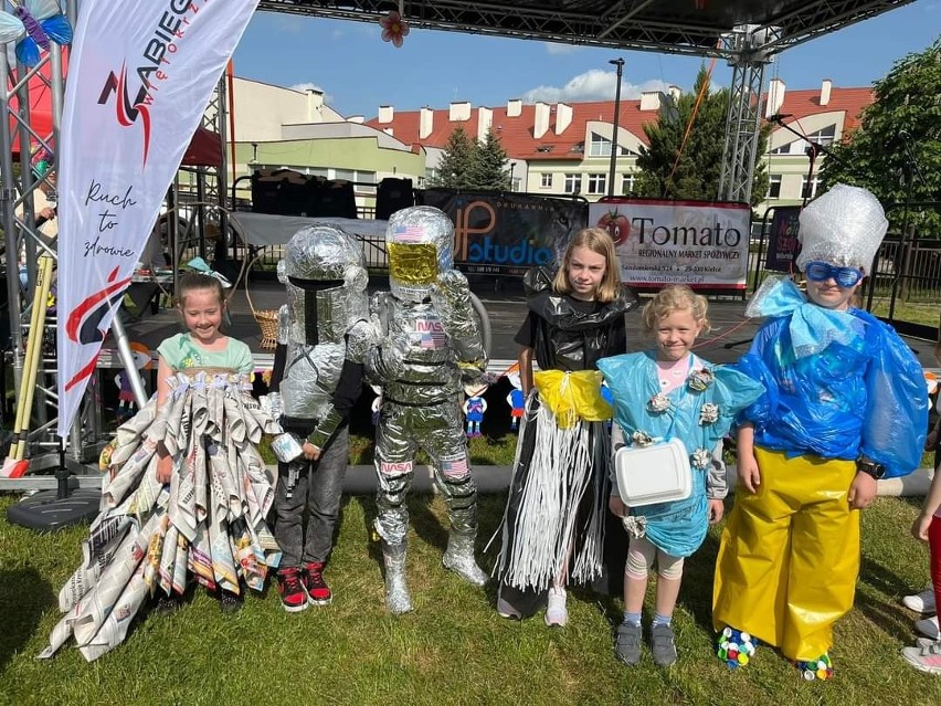 Dzieci z gminy Nowiny wzięły udział w ekologicznym pokazie...