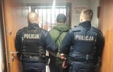 Kierowca zauważył dziwny tor jazdy seata w gminie Osiek, policjanci zatrzymali auto. Co się okazało?