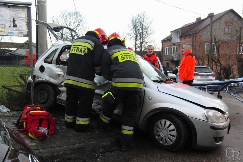 Wypadek w Łyszkowicach pod Proszowicami, dwie osoby ranne [ZDJĘCIA]