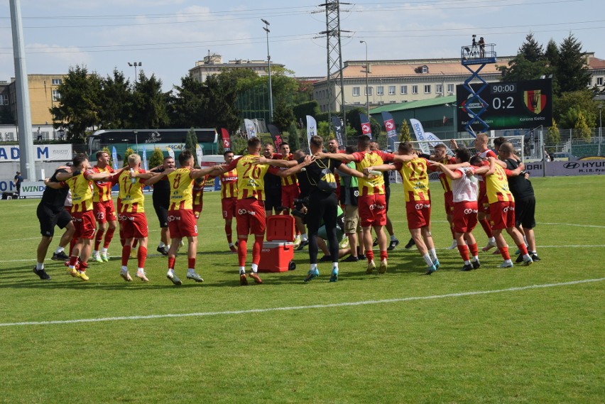 Trener Korony Kielce Leszek Ojrzyński po zwycięstwie w "Świętej wojnie" w Radomiu: To dla nas wspaniały dzień. Brawa dla chłopaków