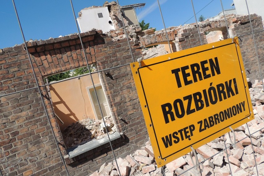 Trwa wyburzanie ostatnich budynków starego Chełmińskiego...