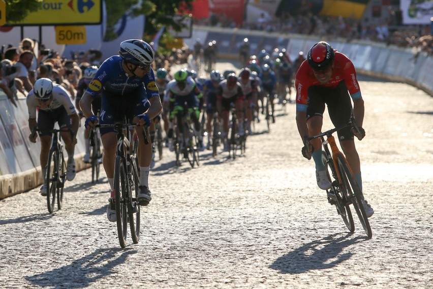 Centymetry decydowały o zwycięstwie na mecie 1. etapu 78. Tour de Pologne. Najszybszy w Chełmie był Niemiec Phil Bauhaus