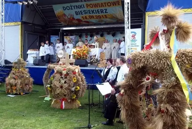 W tym roku rolnicy z terenu powiatu święto plonów będą celebrować 10 września  na stadionie sportowym w Biesiekierzu.