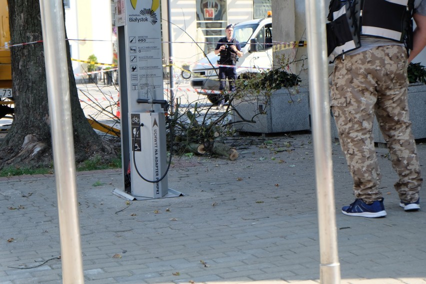 Wypadek na Rynku Kościuszki w Białymstoku. Mężczyźni spadli...