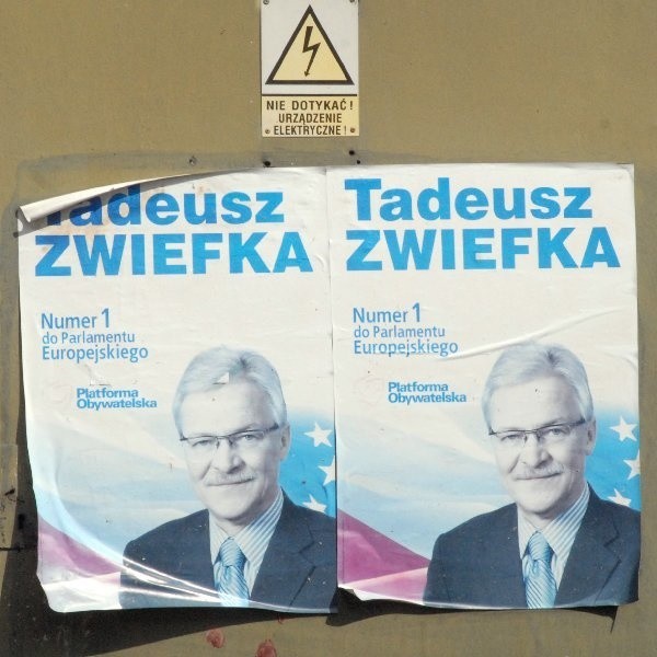 Plakat Tadeusza Zwiefki możemy zobaczyć między innymi przy ul. Żmudzkiej