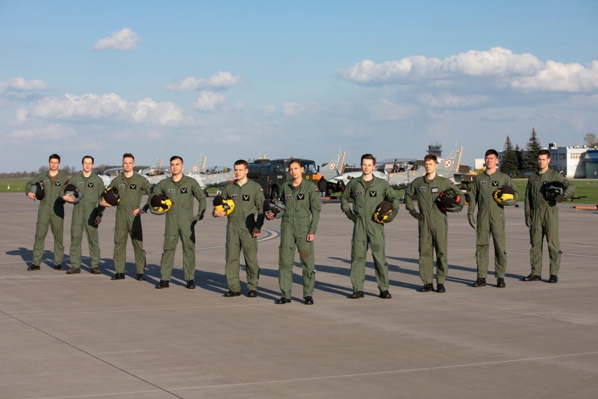 Piloci z Radomia prowadzą szkolenie podchorążych Lotniczej...