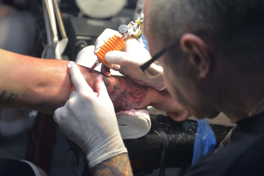 Tattoo Jam Radom 2016. Ponad 30 artystów robiło tatuaże na żywo 
