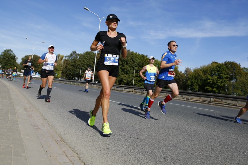 Uczestnicy Maratonu Warszawskiego 2018. Więcej zdjęć...