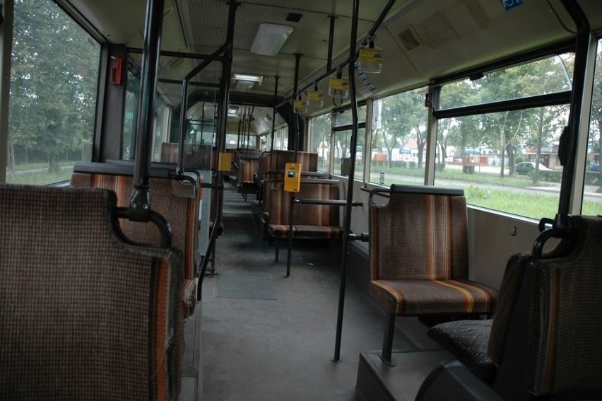 Autobus linii 2 zapalil sie dziś jadąc ulicą Zwyciestwa w...