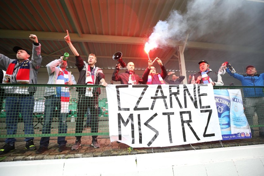 22.05.2021. Piłkarki i kibice Czarnych Sosnowiec fetują...