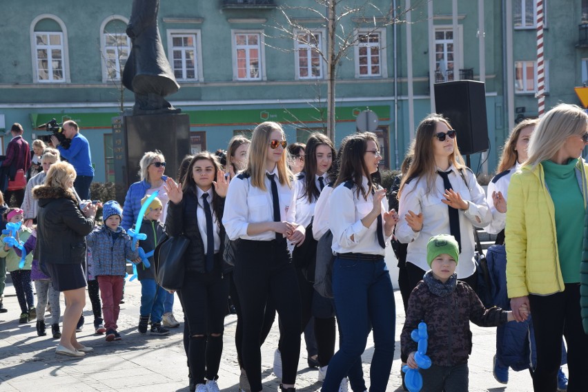 „Przystanek autyzm” to happening w Dzień Autyzmu na placu...