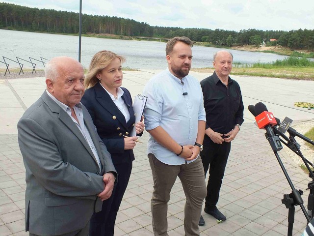 Podczas konferencji prasowej na Lubiance, od lewej: Marek Kamiński, Beata Pawłowska, Marek Materek, Włodzimierz Orkisz.