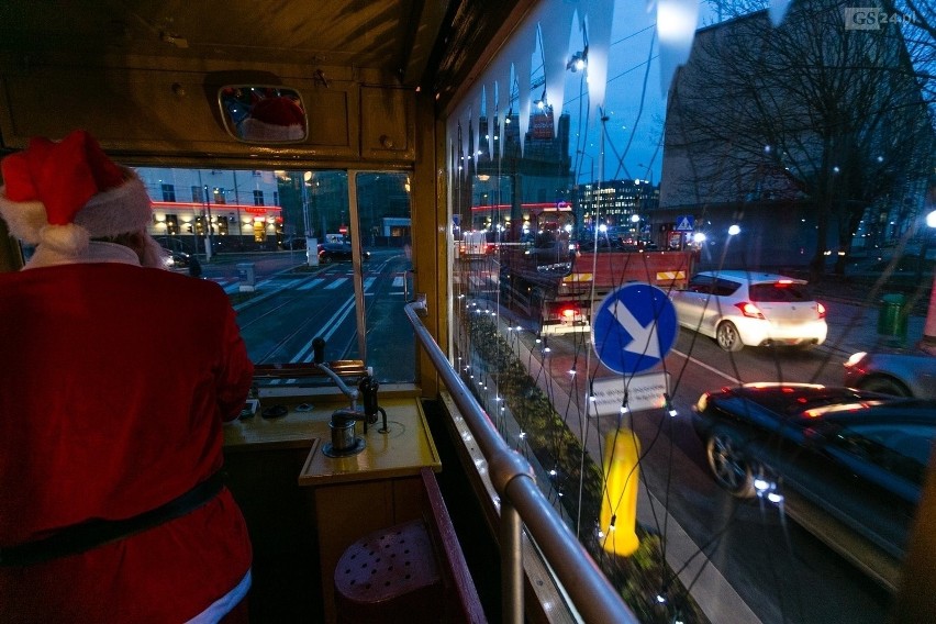 Świąteczny tramwaj w Szczecinie. Z powodu pandemii...