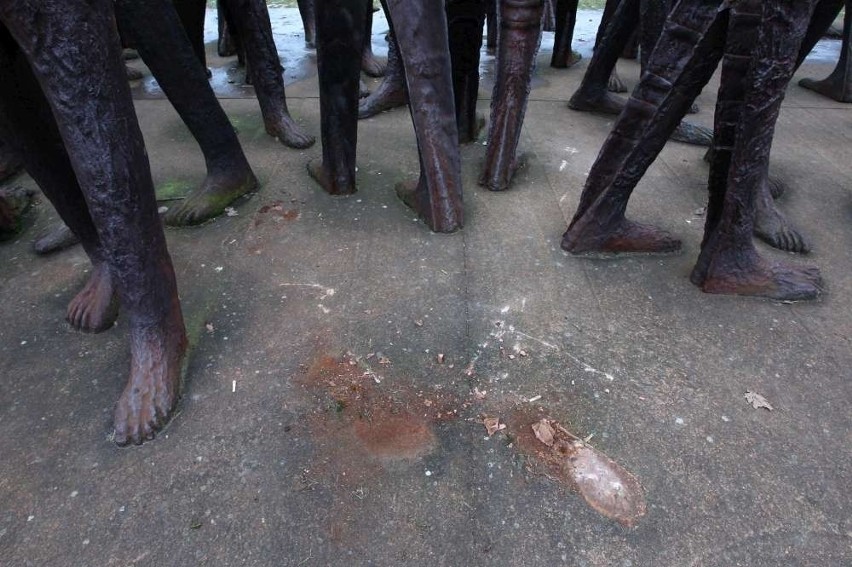 Rzeźba Abakanowicz na Cytadeli została zniszczona!