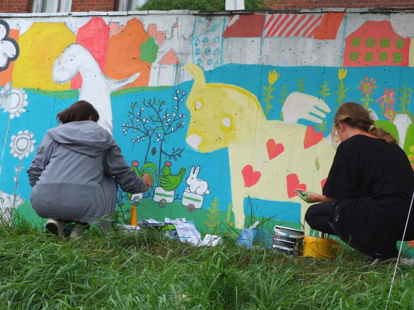 Mural przy ul. Odrowążów w Opolu.