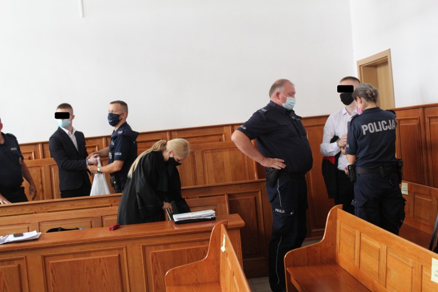 Oskarżeni Szymon A i Szymon G. przed krakowskim sądem