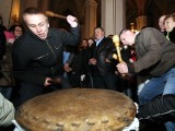Głośna tradycja w Iwaniskach - w nocy z sobotę na niedzielę będą bili w taraban 