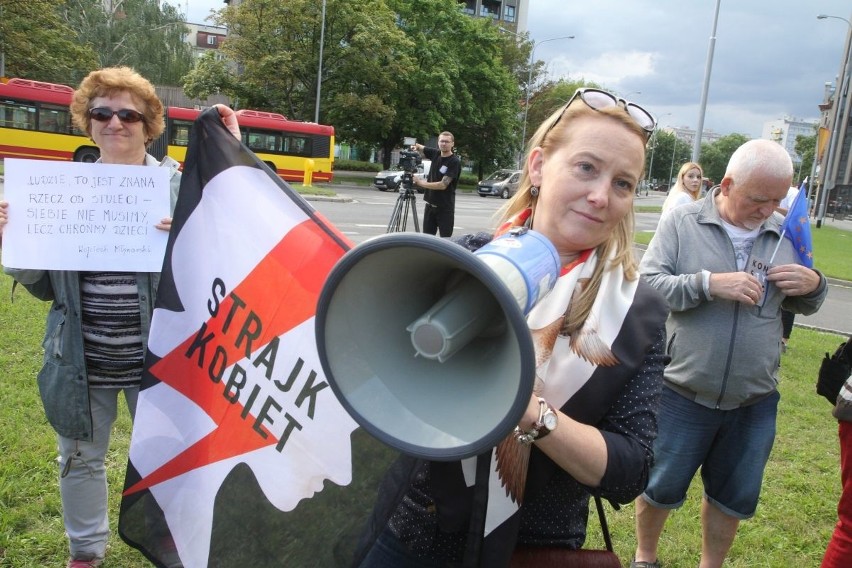 Pikieta pod siedzibą PiS we Wrocławiu