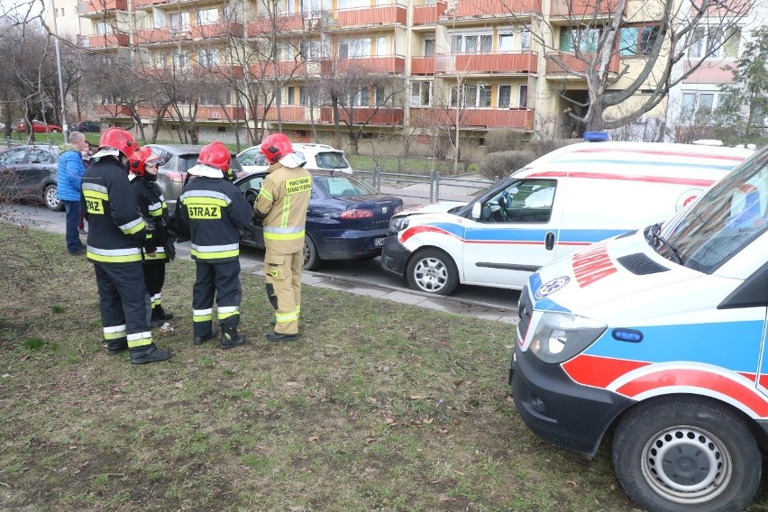 Wypadek na obwodnicy śródmiejskiej. Karetka staranowała 5 aut (ZDJĘCIA)