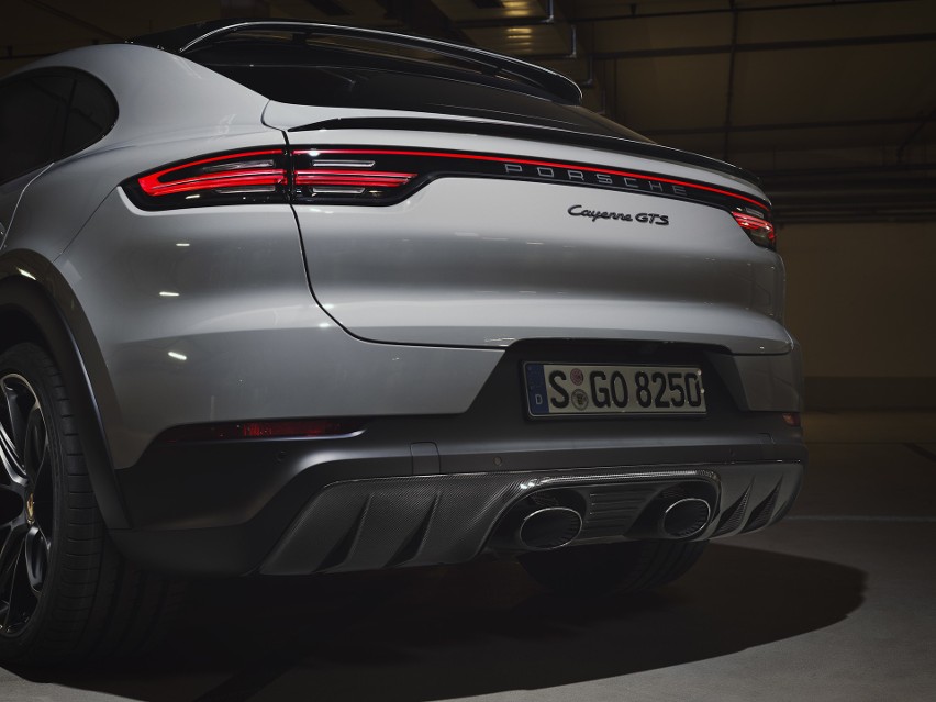 Porsche uzupełnia ofertę swoich SUV-ów o dwa nowe warianty:...