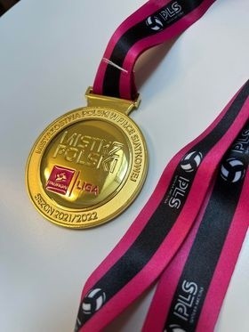 Siatkarki Chemika Police wystawiły medal na pomoc dla hospicjum w Tanowie