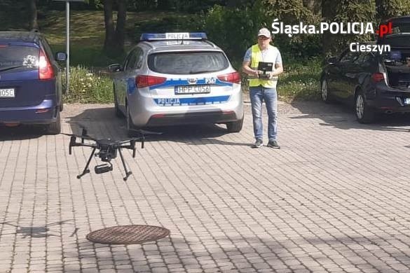 Dzięki wykorzystaniu drona policjanci z Cieszyna mogli...