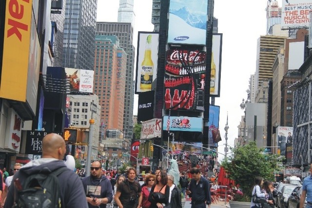 Times Square, zwane Skrzyżowaniem Świata, to jedno z najpopularniejszych miejsc na kuli ziemskiej.