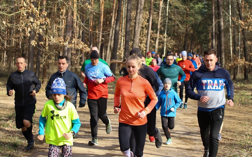 Kwietniowe poranki mamy jak na razie chłodne, ale słońce...