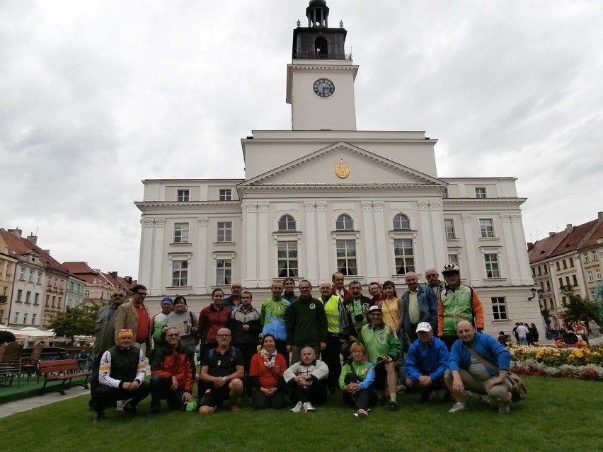 Pojechali rowerami na Koniec Świata