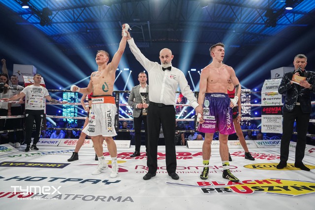 Karol Łapawa wygrywa swoją pierwszą zawodową walkę z Ukraińcem Władimirem Juszynem