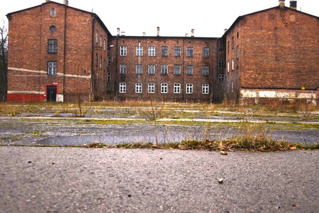 Ogromny, wykonany z czerwonej cegły budynek znajdujący się niemal u stóp Jasnej Góry, miał zyskać drugie życie