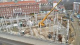 Gdańsk: Przy Wiadukcie Biskupia Górka powstaje parkingu kubaturowy. Zobaczcie postępy na budowie!