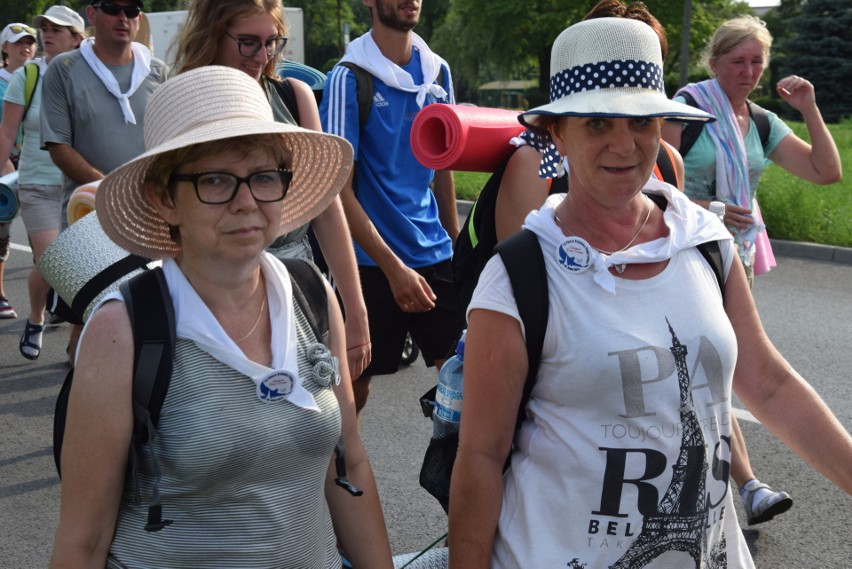 Trwa 73. Piesza Rybnicka Pielgrzymka na Jasną Górę. 2...