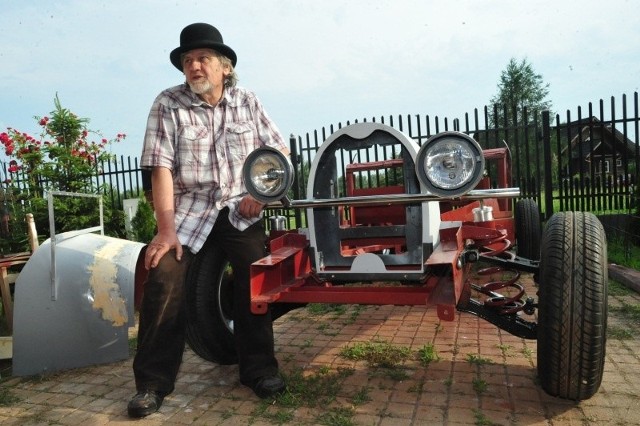 To będzie model tourera T-43 (taki jak na zdjęciu obok). Bugatti turystyczne. Ile zresztą można wyciągnąć z silnika poloneza.