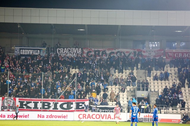 Kibice Cracovii i Lecha na meczu w Krakowie