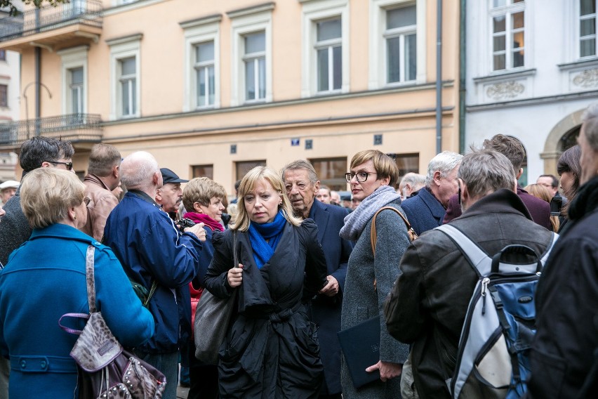 Znane osoby na pożegnaniu Andrzeja Wajdy [ZDJĘCIA]