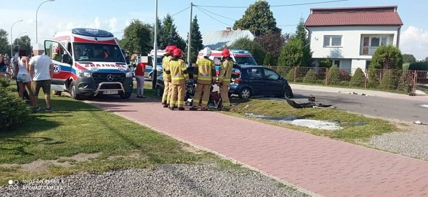 Wypadek w Gorzycach. Zderzenie dwóch samochodów na ulicy Przybyłów