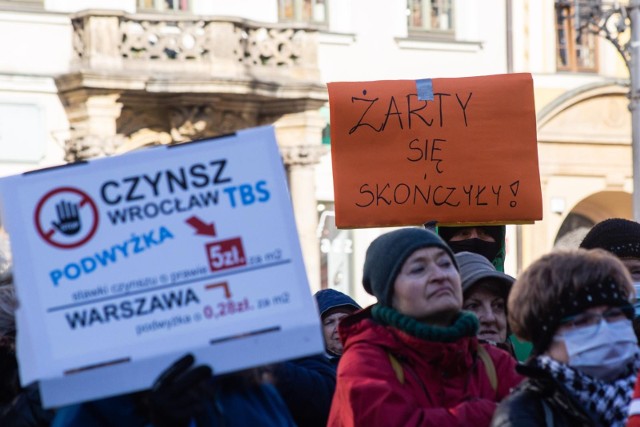 14.03.2022 wroclaw protest mieszkancow tbs na rynku podwyzka czynszu, fot.magdalena pasiewicz/ polska press