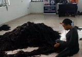 Niesamowity rekord Guinnessa. Pewna Nigeryjka stworzyła perukę dłuższą niż siedem basenów olimpijskich