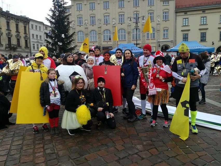 Biegacze z Dobczyc wzięli udział w Krakowskim Biegu Sylwestrowym [ZDJĘCIA]